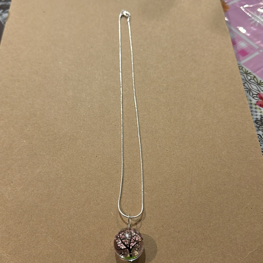 NWT Tree of Life Dried Flower Necklace Glass Oval
